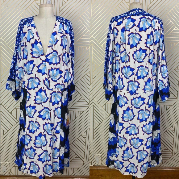 Warm Dresses & Skirts - WARM Kimono Sleeve Dress Blue/White Floral‎